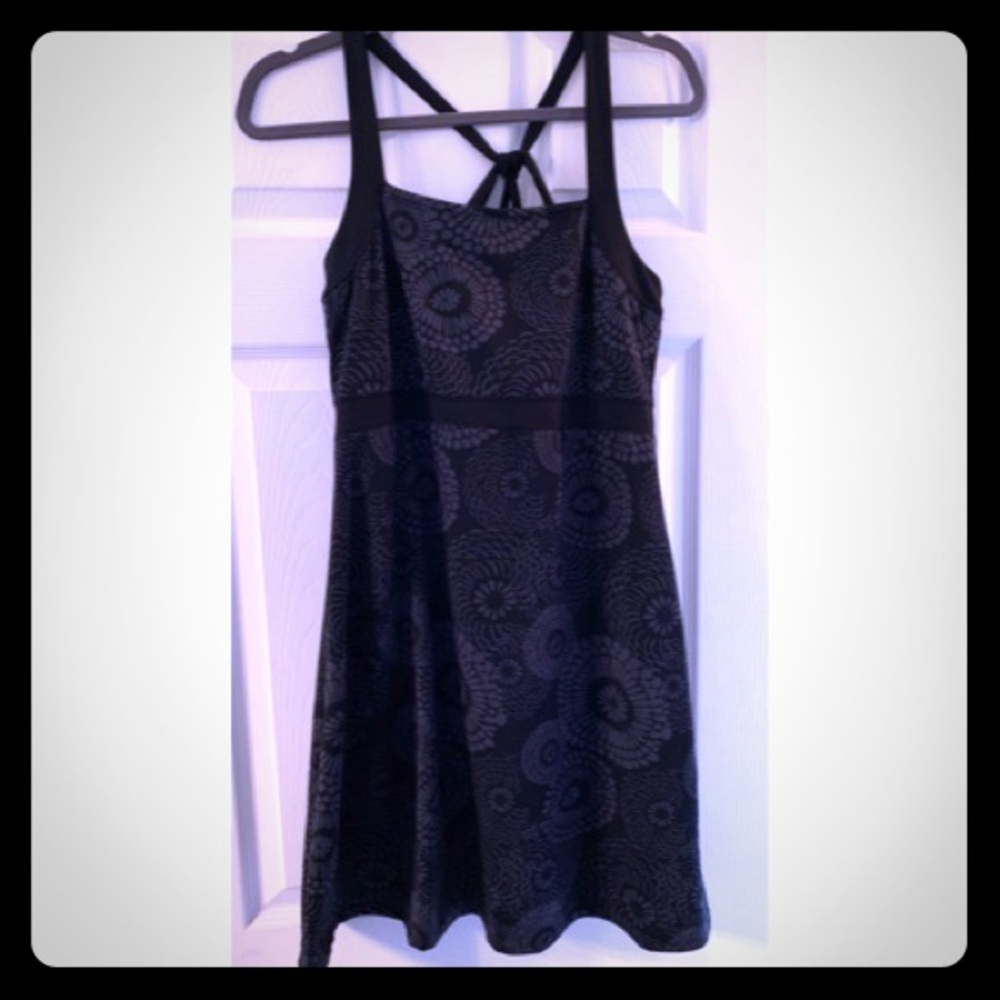 Soybu/ Title 9 sz L black dress